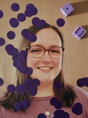 Graue Illustration mit Augen für Team-Portraits der Schule am Auetal